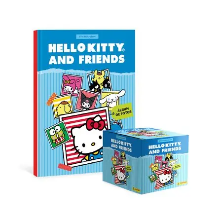 ALBUM HELLO KITTY 2025, ALBUM TAPA DURA + PAQUETON (50 SOBRES) - HKF-06 Occasione Imperdibile